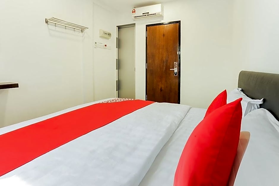 Super OYO 89495 Rich Hotel