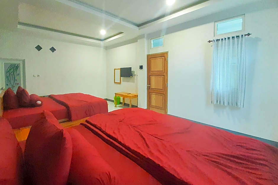 Delvia Bromo Homestay Mitra RedDoorz