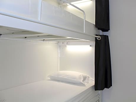 Bed in 4-Bed Mixed Dormitory Room