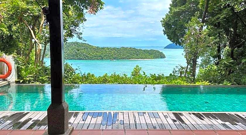 Ambong Pool Villas - Private Pool