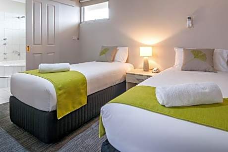 Executive Family Spa Suite, Free Wi-Fi & Parking