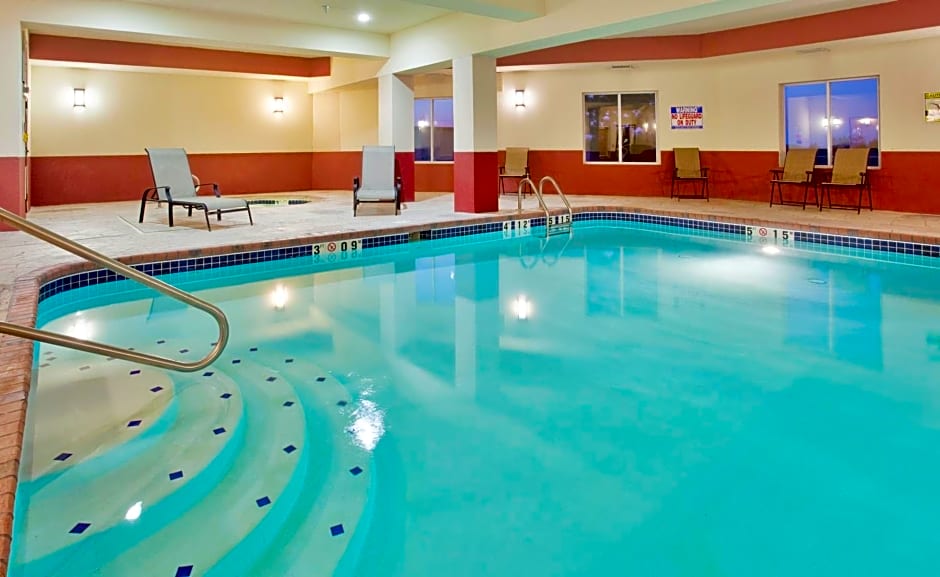 Holiday Inn Express Boonville, an IHG Hotel