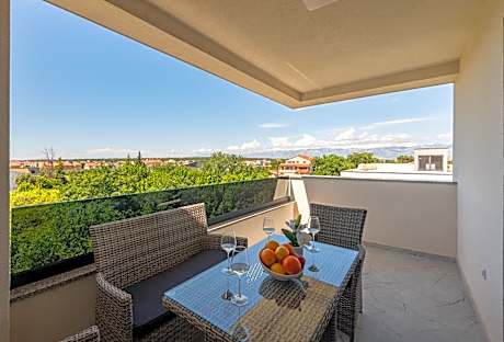 One-Bedroom Deluxe Apartment