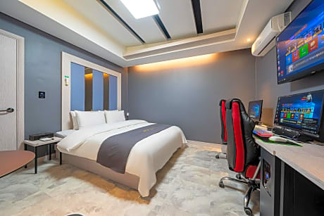 The Nox Hotel