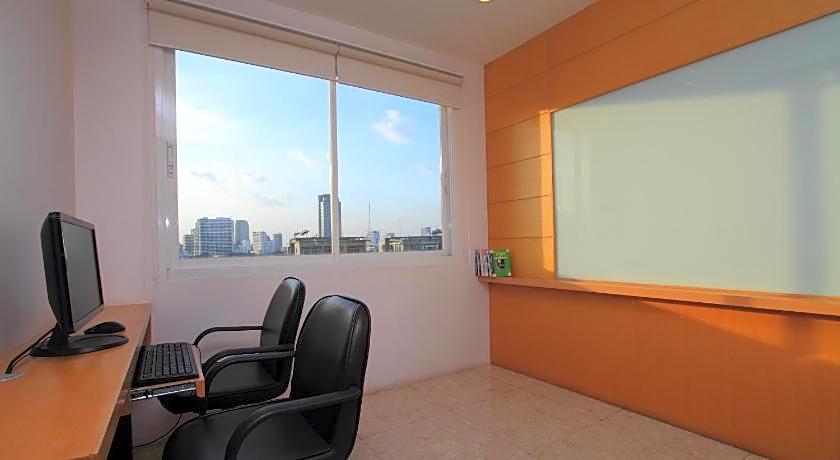 D Varee Montara Thonglor 25