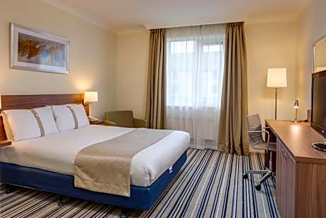 1 Double Standard Accessible Ground Floor