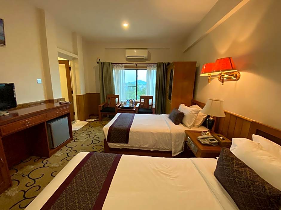 E-outfitting Golden Country Hotel