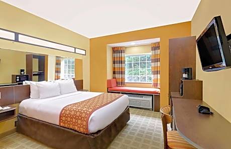 Queen Room - Disability Access/Non-Smoking