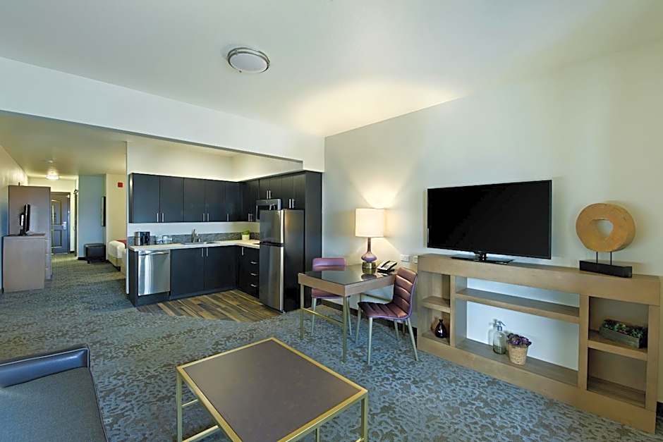 Oxford Suites Sonoma - Rohnert Park