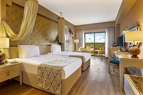 Standard Room with Garden View