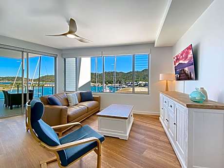 Blue on Blue Apartment 1361