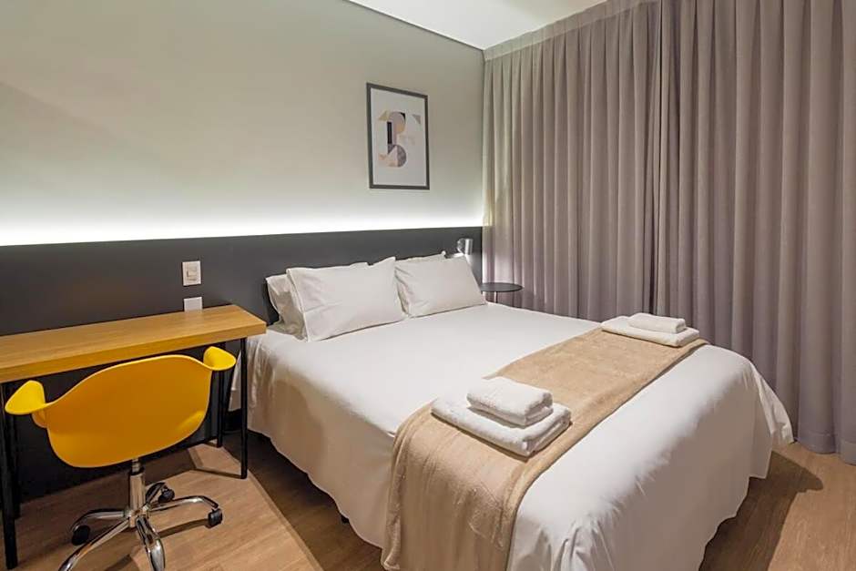 BHomy Pinheiros - Excelente localização MR 217A