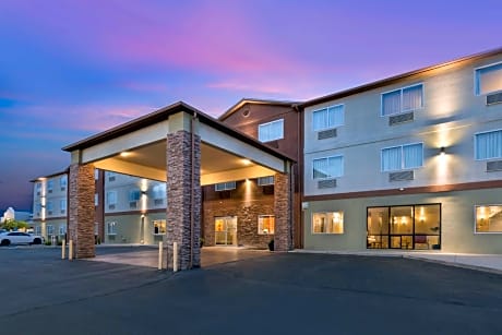 Best Western Plus The Four Corners Inn