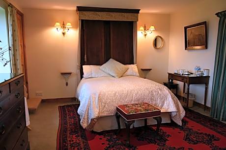 Double or Twin-Ensuite with Bath