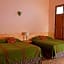 Hotel Medio Mundo
