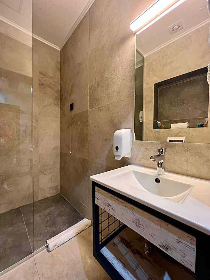 Capital Hotel Garni