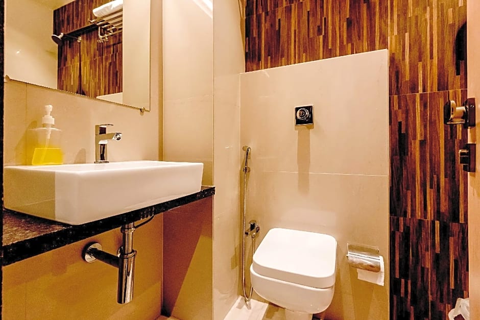 Capital O Hotel Konar Inn