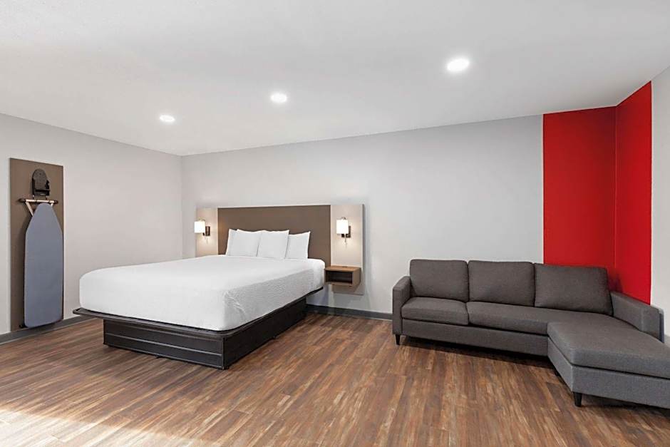 Ramada by Wyndham Bainbridge