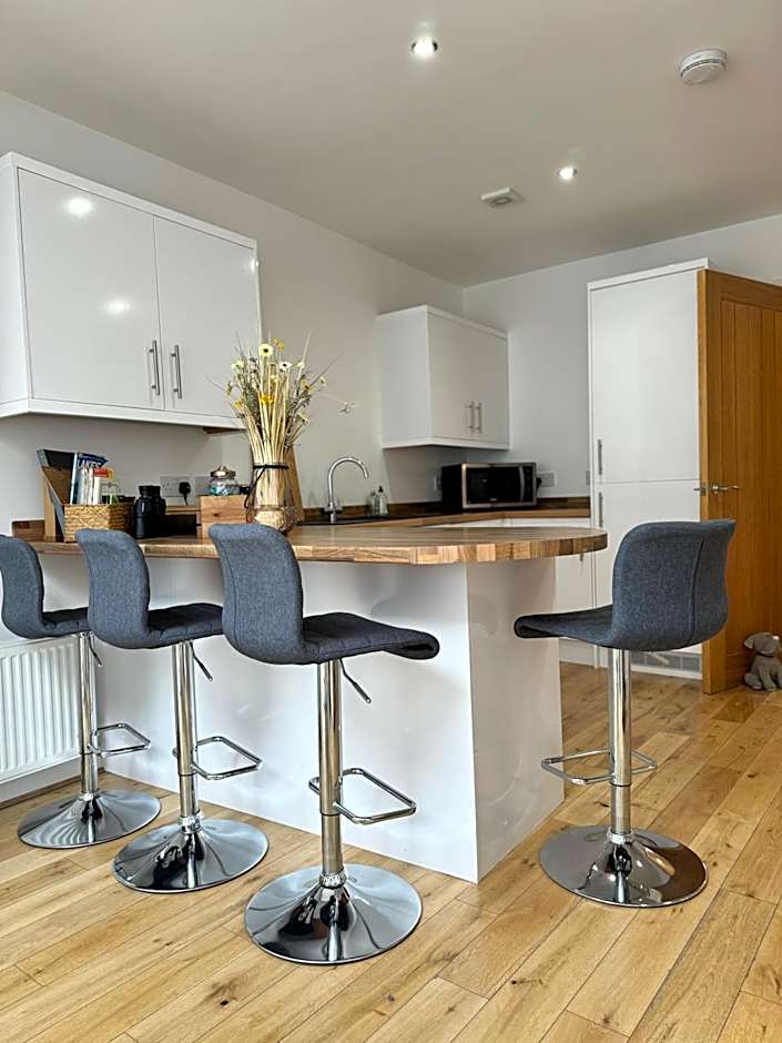 The Courtyard, 4 - Bed, Sleeps 6, Pets Welcome