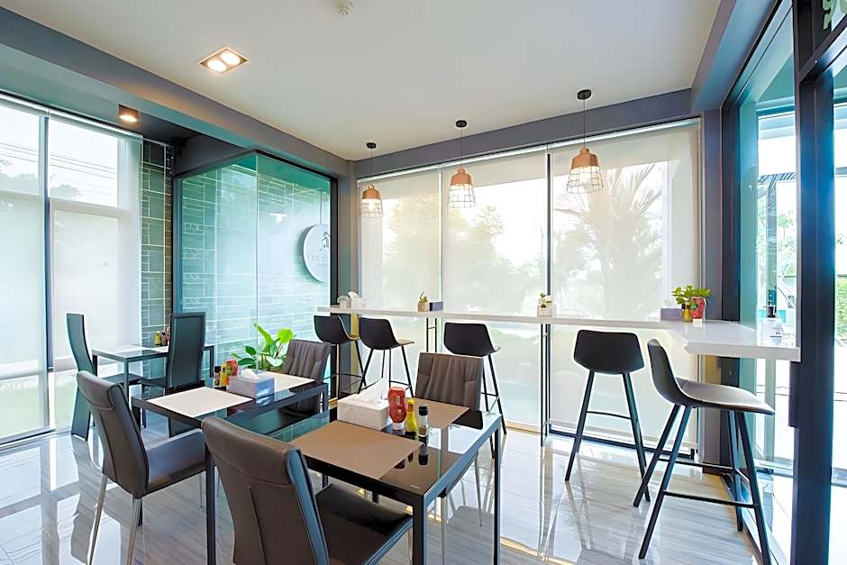 The living Hotel Samutprakan