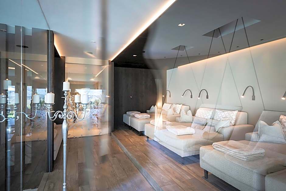 Small & Beautiful Hotel Gnaid