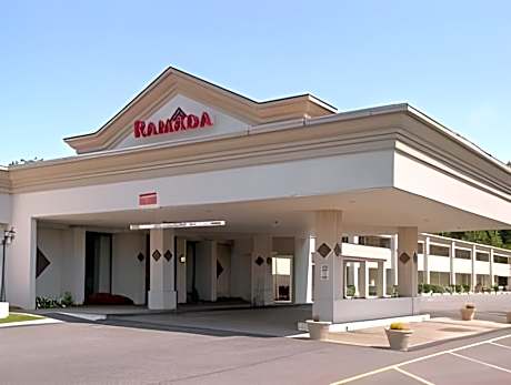 Red Carpet Inn & Suites