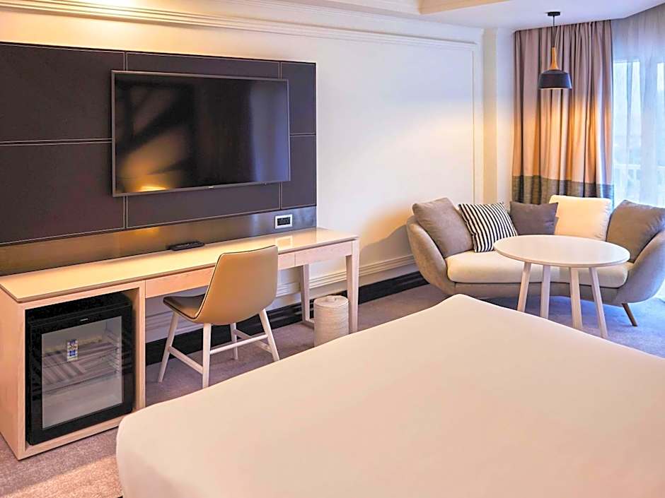 Pullman Cairns International