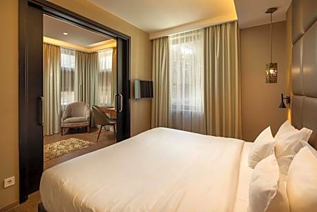 Suite (1 Double Bed)