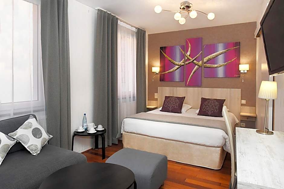 Logis Hôtel du Centre - Halte idéale en cyclotourisme avec garage à vélos clos