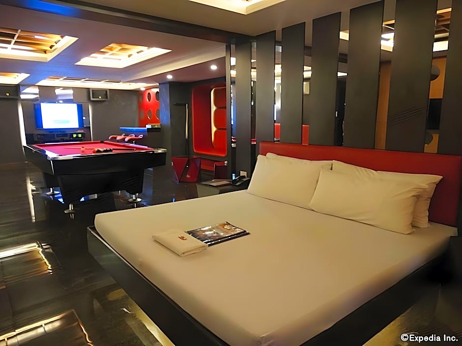 Victoria Court Cuneta Motorist Lodge