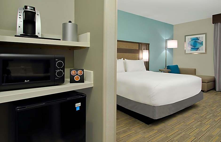 Holiday Inn Express & Suites Lake Charles South Casino Area By IHG