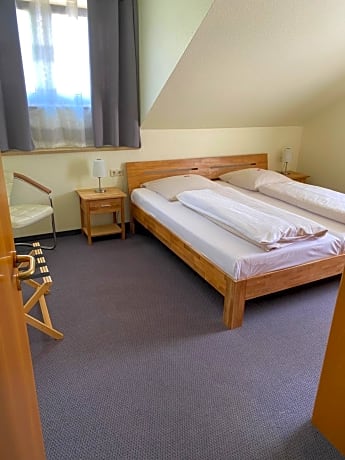 Two-Bedroom Apartment with Balcony (4-6 Adults)