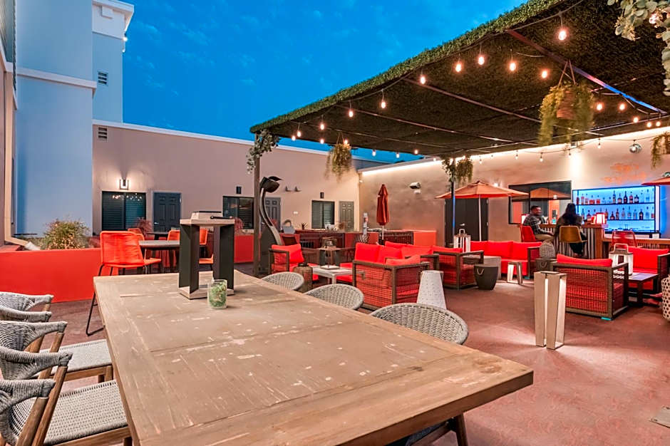 Hotel Lexen Newhall & Santa Clarita - Near Six Flags Magic Mountain