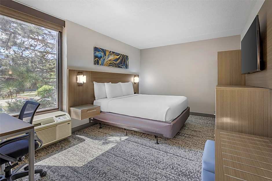 SureStay Plus Hotel by Best Western Chicago Lombard