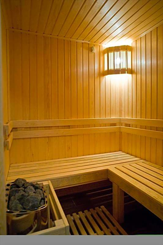 Семеен Хотел Опера