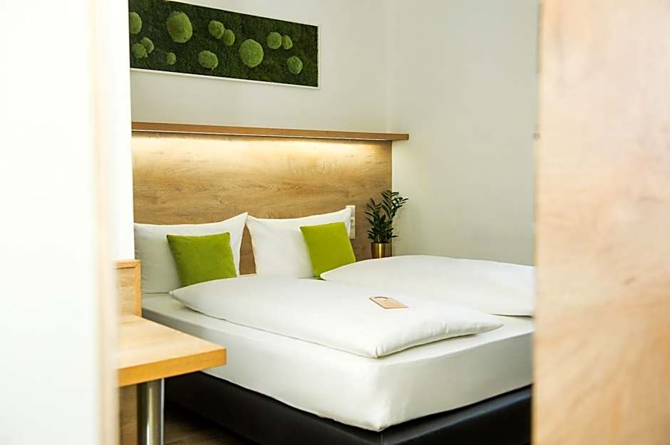 Hotel Perlach Allee by Blattl