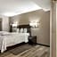 Red Roof Inn PLUS & Suites Erie