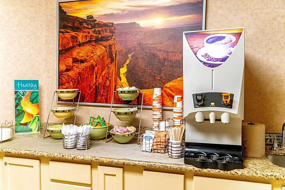 Baymont by Wyndham Chandler I-10