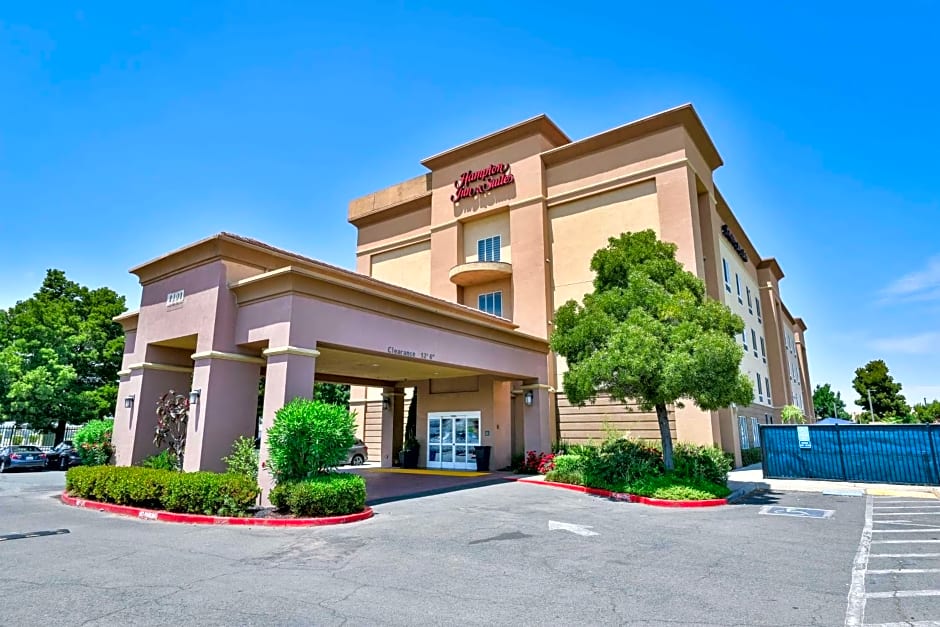 Hampton Inn By Hilton & Suites Pittsburg