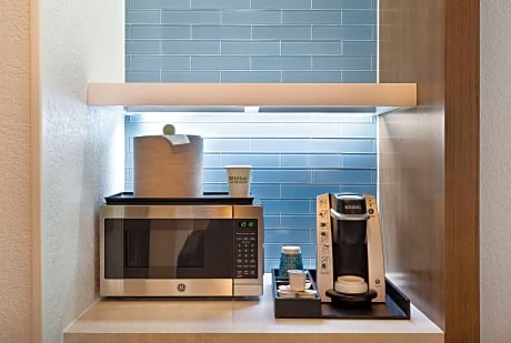 2 Queen Beds Fully Renovated