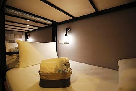 Dormitory Room (8 Adults)