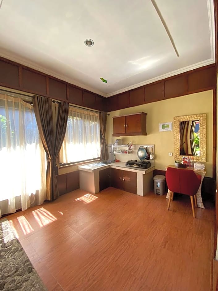 Red Chilies Hill Hotel