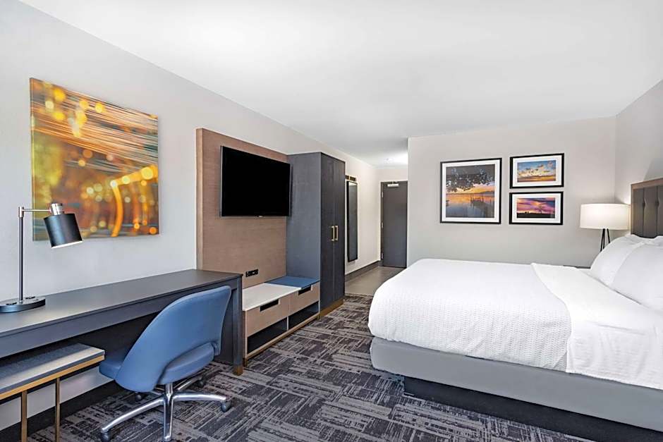 LaQuinta Suites by Wyndham South Bend Notre Dame Area