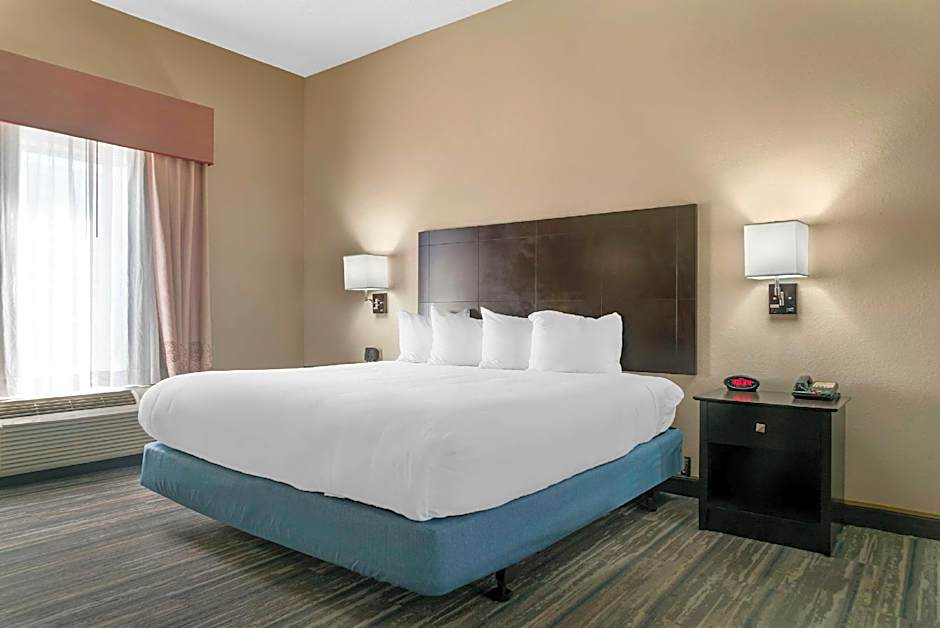 Photo 1 of 10 of 1 King Bed Suite