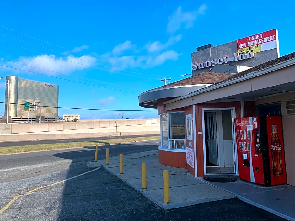 SUNSET INN 