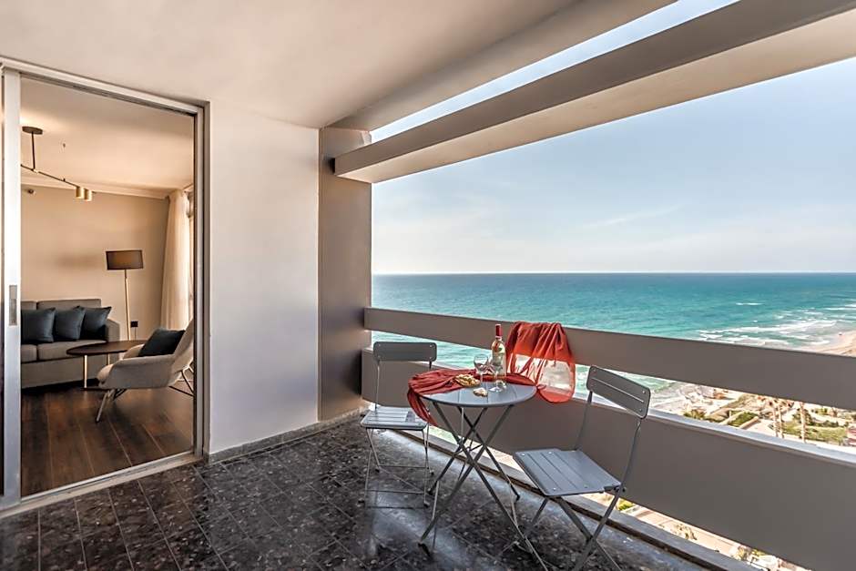 The Seasons Hotel -Studio & Suite