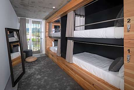 Bunk Bed in Mixed Dormitory Room