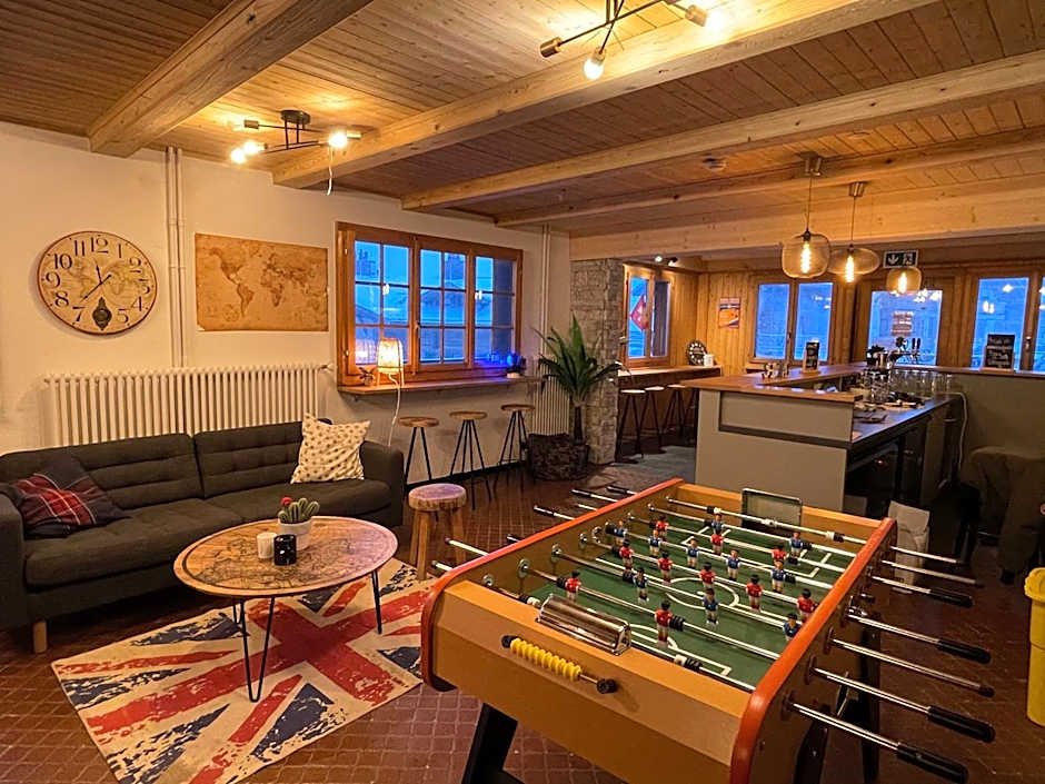 Freeride Hostel Restaurant & Camps