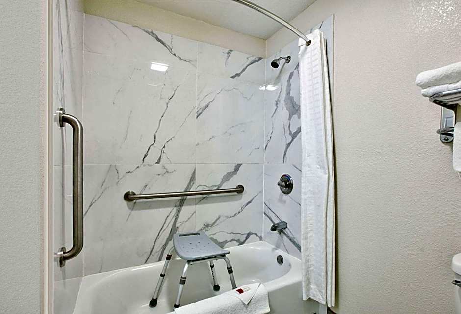 Super 8 by Wyndham Palestine TX