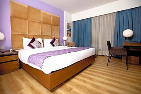 Deluxe Room with 10% Discount Food & Laundry